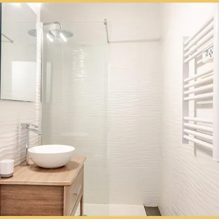T2 I Vue Leman I Les Bains * إفيان ليه با
